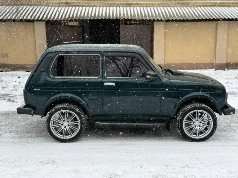 Продам ваз нива
2007 Года выпуска
Автомобиль в очень хорошем состоянии.
Ходовая часть отрабатывает идеально.
Днище и пороги без дыр и корозии.
Двигатель, коробка, раздатка-работают без нареканий, не дымит не троит, все включается, не выбивает. Пяти ступенчатая кпп. Мосты не воют, без вибрации.
Документы в полном порядке
Место осмотра харцызск
Цена 435т. Р
Номер для связи
+79496994520
Номер telegram, whatsapp - фотография - 8