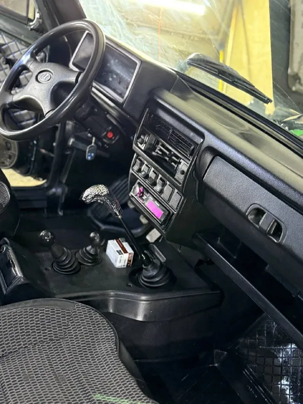 Продам ваз нива
2007 Года выпуска
Автомобиль в очень хорошем состоянии.
Ходовая часть отрабатывает идеально.
Днище и пороги без дыр и корозии.
Двигатель, коробка, раздатка-работают без нареканий, не дымит не троит, все включается, не выбивает. Пяти ступенчатая кпп. Мосты не воют, без вибрации.
Документы в полном порядке
Место осмотра харцызск
Цена 435т. Р
Номер для связи
+79496994520
Номер telegram, whatsapp - фотография - 9