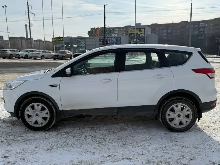 Ford kuga 2013 года, бензиновый двигатель 1.6, механическая коробка передач. Всего два собственника в одной семье. Подтвержденный оригинальный пробег — 168 000 км. Состояние отличное: все стекла заводские, включая лобовое, кузов оцинкован. Двигатель работает ровно, без посторонних шумов и ошибок, коробка передач переключается плавно, ходовая часть не стучит. Полный комплект ключей и сервисная книга. Автомобиль полностью обслужен.
Все документы в порядке!
Продажа с полным оформлением!
Находится в донецке.
Цена — 950 000 рублей. Телефон для связи: +79493710826 (telegram). Можем отправить все данные по автомобилю - фотография - 8