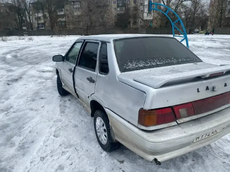 Ваз 2115 2005г 1,5л 110к! Отличный поджопник за свои деньги двигатель в хорошем состоянии ходовка на 4, лкп на 3, салон 4+. Машинка каждый день на ходу. Срочных вложений не требует! Сел поехал! По документам все кристально чисто! Постоянный 180 учет! Дкп стс птс! Вин номер могу скинуть реальному покупателю для проверки! Резина спереди зима, сзади докатка. Макеевка +79495294055 110 000₽!!!!
📞 Звоните: +7(949)5294055 - фотография - 4