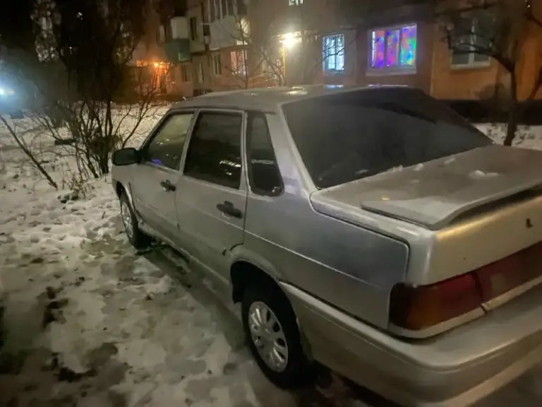 Ваз 2115 2005г 1,5л 110к! Отличный поджопник за свои деньги двигатель в хорошем состоянии ходовка на 4, лкп на 3, салон 4+. Машинка каждый день на ходу. Срочных вложений не требует! Сел поехал! По документам все кристально чисто! Постоянный 180 учет! Дкп стс птс! Вин номер могу скинуть реальному покупателю для проверки! Резина спереди зима, сзади докатка. Макеевка +79495294055 110 000₽!!!!
📞 Звоните: +7(949)5294055 - фотография - 7