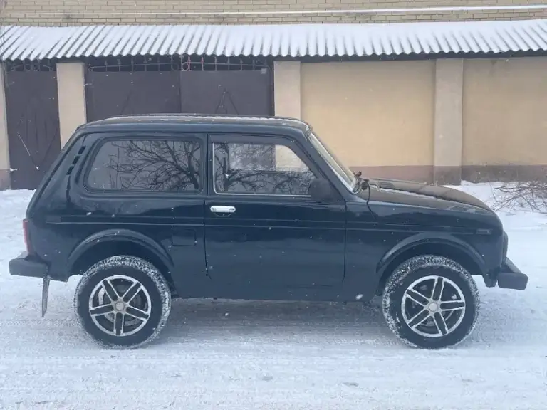 Продам ваз нива
2007 Года выпуска с гуром
Автомобиль в очень хорошем состоянии.
Ходовая часть отрабатывает идеально.
Днище и пороги без дыр и корозии.
Двигатель, коробка, раздатка-работают без нареканий, не дымит не троит, все включается, не выбивает. Пяти ступенчатая кпп. Мосты не воют, без вибрации.
Документы в полном порядке
Место осмотра харцызск
Цена 425т. Р
Номер для связи
+79496994520
Номер telegram, whatsapp - фотография - 2