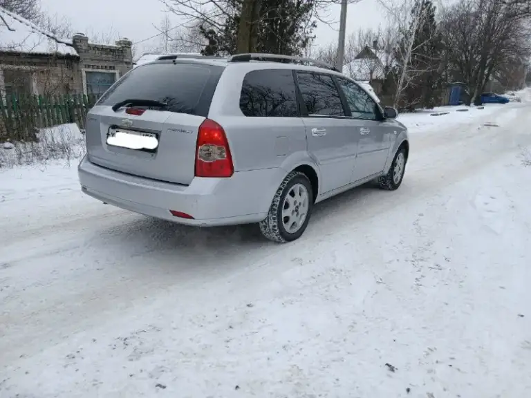 Продам chevrolet лачетти 2011год пробег 71 тысяч собственник авто идеальное состояние гаражное хранение комплектация полная авто как новое резина новая зима и лето обслуженно полностью вложение не нужно абсолютно авто очень шикарное кто хочет достойное авто это то что нужно всю жизнь в одних руках тел +79496642216
📞 Звоните: +7(949)6642216 - фотография - 2
