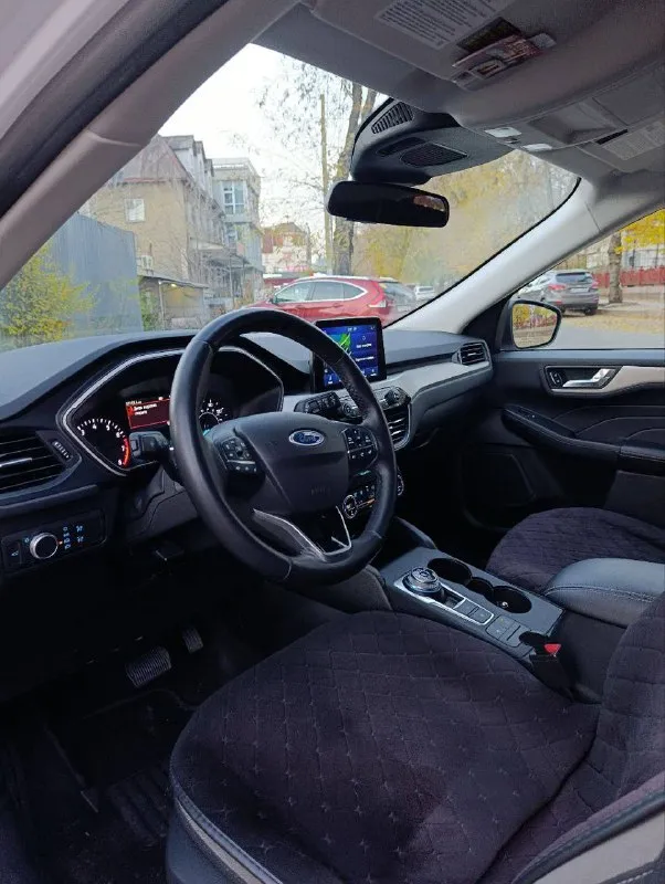 Продаю собственный автомобиль ford escape 2021

Двигатель 1.5 турбо (бензин) 180 л. С.
Акпп 8 ступенчатый гидроавтомат от форд 8f24

Пробег 37,000 км

Расход топлива в смешанном цикле составляет около 10+- литров на 100 километров. Клиренс 20 см.

Ford escape оснащен всеми необходимыми системами безопасности и комфорта. В частности, в автомобиле установлены системы abs и esp, а также фронтальные и боковые подушки безопасности для водителя и переднего пассажира, а также для пассажиров сзади сбоку. Также автомобиль оборудован кондиционером, мультимедийной системой с сенсорным экраном и возможностью подключения смартфонов через bluetooth (carplay). Кроме того, есть камера заднего вида, которая облегчает парковку в условиях города. Дополнительно установлен видеорегистратор.

Салон автомобиля выполнен из высококачественных материалов, что создает приятную атмосферу внутри. Сиденья удобны и эргономичны, благодаря чему даже длительные поездки будут проходить с комфортом. Диски r19 лето и r18 зима. Оба комплекты резины и дисков новые.

Тормоза дисковые передние и задние. Заводится с кнопки старт-стоп, бесключевой доступ, камера заднего вида с динамической разметкой и парктрониками, датчики давления шин, система старт-стоп, помощник при трогание в гору, carplay (русифицированная навигация), новый комплект шин, круиз контроль, удержание в полосе, адаптированный свет, климат контроль двухзонный, выбор режима езды.

Автомобиль прошел все необходимые технические осмотры и готов к эксплуатации без каких-либо проблем.

Один хозяин, электронный птс

Нет штрафов, и запретов ✅

Цена 2,000,000 рублей❗️❗️❗️ + комплект зимней резины с r18 дисками в подарок (при желании можете сохранить номер)

+79494185917 - Алексей - фотография - 5