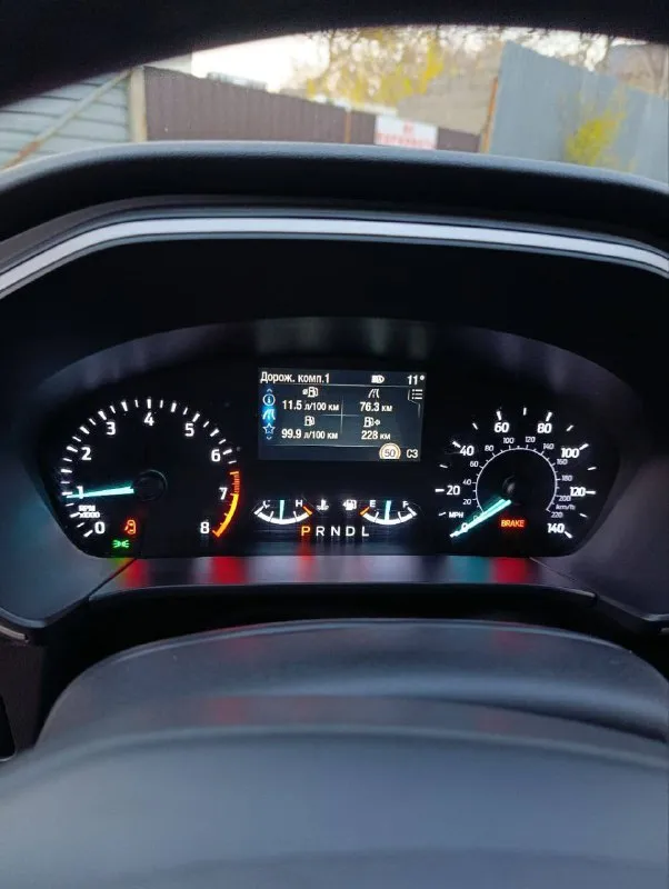 Продаю собственный автомобиль ford escape 2021

Двигатель 1.5 турбо (бензин) 180 л. С.
Акпп 8 ступенчатый гидроавтомат от форд 8f24

Пробег 37,000 км

Расход топлива в смешанном цикле составляет около 10+- литров на 100 километров. Клиренс 20 см.

Ford escape оснащен всеми необходимыми системами безопасности и комфорта. В частности, в автомобиле установлены системы abs и esp, а также фронтальные и боковые подушки безопасности для водителя и переднего пассажира, а также для пассажиров сзади сбоку. Также автомобиль оборудован кондиционером, мультимедийной системой с сенсорным экраном и возможностью подключения смартфонов через bluetooth (carplay). Кроме того, есть камера заднего вида, которая облегчает парковку в условиях города. Дополнительно установлен видеорегистратор.

Салон автомобиля выполнен из высококачественных материалов, что создает приятную атмосферу внутри. Сиденья удобны и эргономичны, благодаря чему даже длительные поездки будут проходить с комфортом. Диски r19 лето и r18 зима. Оба комплекты резины и дисков новые.

Тормоза дисковые передние и задние. Заводится с кнопки старт-стоп, бесключевой доступ, камера заднего вида с динамической разметкой и парктрониками, датчики давления шин, система старт-стоп, помощник при трогание в гору, carplay (русифицированная навигация), новый комплект шин, круиз контроль, удержание в полосе, адаптированный свет, климат контроль двухзонный, выбор режима езды.

Автомобиль прошел все необходимые технические осмотры и готов к эксплуатации без каких-либо проблем.

Один хозяин, электронный птс

Нет штрафов, и запретов ✅

Цена 2,000,000 рублей❗️❗️❗️ + комплект зимней резины с r18 дисками в подарок (при желании можете сохранить номер)

+79494185917 - Алексей - фотография - 6