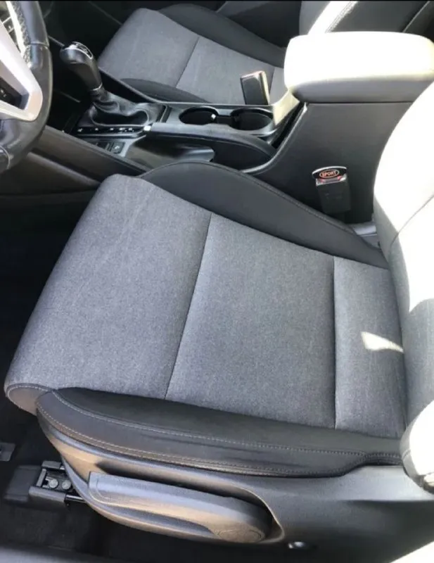 Продам. Кроссовер
Hyundai tucson рейсталинг поколение |||2018г. В
Эксплуатация с 2019 года
Двигатель 2.0 бензин
Коробка автоматическая
Пробег родной 162тыс км.
Автомобиль в идеальном состоянии.
Без вложений.
Кузов весь в отличном состоянии.
Стёкла все оригинальные.
Пред максимальная комплектация,
Ухоженный тканевый салон,
Датчики света, дождя,
Подогревы всех сидений,
Подогрев зеркал и стекл,
Подогрев руля, мульти руль,
Полный электропакет,
Carplay мультимедиа,
Блютус громкая связь,
Сигнализация
Star laine, автозапуск.
Новые зимние шины,
И очень многое другое !
Цена.1950т. Р
С документами полный порядок, осмотр г. Макеевка +79498000450
📲 Tg: @relaks2018
📞 Звоните: +7(949)8000450 - фотография - 2