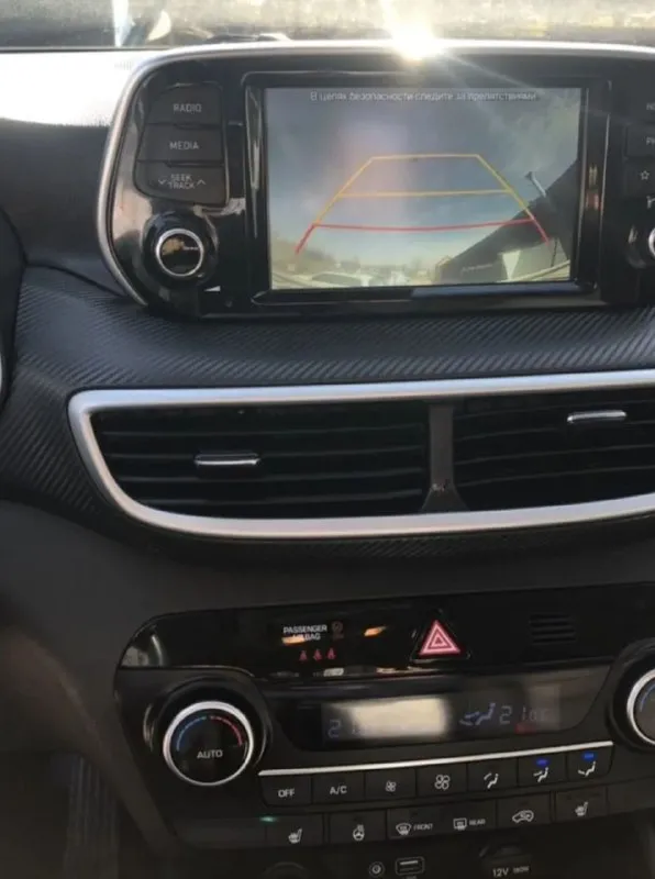 Продам. Кроссовер
Hyundai tucson рейсталинг поколение |||2018г. В
Эксплуатация с 2019 года
Двигатель 2.0 бензин
Коробка автоматическая
Пробег родной 162тыс км.
Автомобиль в идеальном состоянии.
Без вложений.
Кузов весь в отличном состоянии.
Стёкла все оригинальные.
Пред максимальная комплектация,
Ухоженный тканевый салон,
Датчики света, дождя,
Подогревы всех сидений,
Подогрев зеркал и стекл,
Подогрев руля, мульти руль,
Полный электропакет,
Carplay мультимедиа,
Блютус громкая связь,
Сигнализация
Star laine, автозапуск.
Новые зимние шины,
И очень многое другое !
Цена.1950т. Р
С документами полный порядок, осмотр г. Макеевка +79498000450
📲 Tg: @relaks2018
📞 Звоните: +7(949)8000450 - фотография - 3