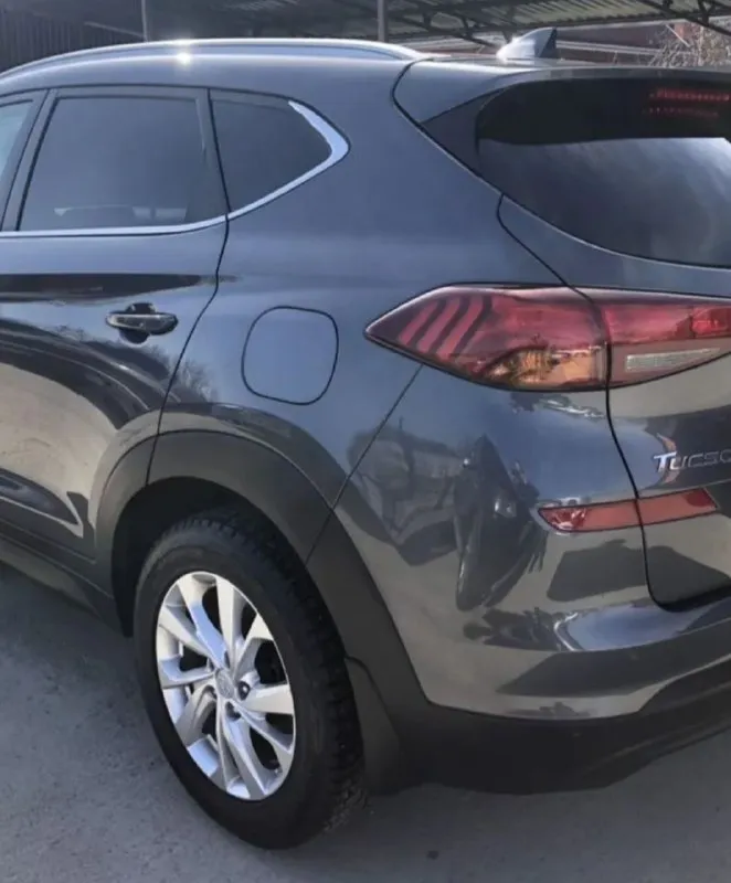 Продам. Кроссовер
Hyundai tucson рейсталинг поколение |||2018г. В
Эксплуатация с 2019 года
Двигатель 2.0 бензин
Коробка автоматическая
Пробег родной 162тыс км.
Автомобиль в идеальном состоянии.
Без вложений.
Кузов весь в отличном состоянии.
Стёкла все оригинальные.
Пред максимальная комплектация,
Ухоженный тканевый салон,
Датчики света, дождя,
Подогревы всех сидений,
Подогрев зеркал и стекл,
Подогрев руля, мульти руль,
Полный электропакет,
Carplay мультимедиа,
Блютус громкая связь,
Сигнализация
Star laine, автозапуск.
Новые зимние шины,
И очень многое другое !
Цена.1950т. Р
С документами полный порядок, осмотр г. Макеевка +79498000450
📲 Tg: @relaks2018
📞 Звоните: +7(949)8000450 - фотография - 5