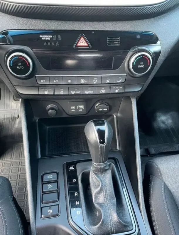 Продам. Кроссовер
Hyundai tucson рейсталинг поколение |||2018г. В
Эксплуатация с 2019 года
Двигатель 2.0 бензин
Коробка автоматическая
Пробег родной 162тыс км.
Автомобиль в идеальном состоянии.
Без вложений.
Кузов весь в отличном состоянии.
Стёкла все оригинальные.
Пред максимальная комплектация,
Ухоженный тканевый салон,
Датчики света, дождя,
Подогревы всех сидений,
Подогрев зеркал и стекл,
Подогрев руля, мульти руль,
Полный электропакет,
Carplay мультимедиа,
Блютус громкая связь,
Сигнализация
Star laine, автозапуск.
Новые зимние шины,
И очень многое другое !
Цена.1950т. Р
С документами полный порядок, осмотр г. Макеевка +79498000450
📲 Tg: @relaks2018
📞 Звоните: +7(949)8000450 - фотография - 7