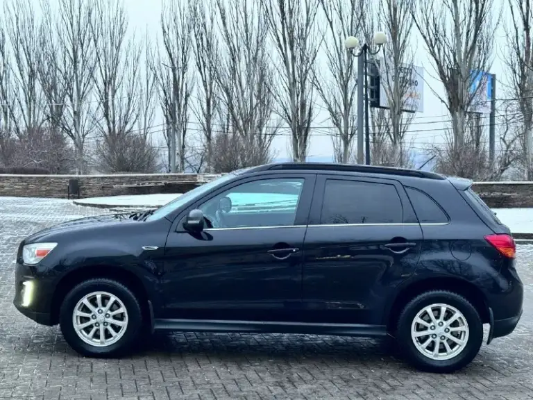 Продам mitsubishi asx 1 владелец с автосалона, полностью родной окрас, никогда не была в дтп, оригинальный птс. 2014год выпуска, в эксплуатации с 2015г. Пробег 185 тыс. Км. Мотор 1.8 (бензин) не дымит, не троит, работает как часы. Коробка автоматическая, переключает отлично, не пинает. Кузов и днище в отличном состоянии! Полная комплектация которая включает в себя: кожаный салон, мульти-руль, круиз-контроль, подогревы передних сидений, сенсорная магнитола с блютусом, камера заднего вида, отличная оптика, электроскладывание зеркал и тд. По электрике и технике вопросов нет, работает все! Зимняя резина, два ключа. Юридически чист, штрафов запретов нет, переоформление в мрэо. Цена:1.195.000 (торг, возможна продажа в кредит) +79495834901 (telegram) +79493963707 (telegram)
📞 Звоните: +7(949)5834901 - фотография - 3