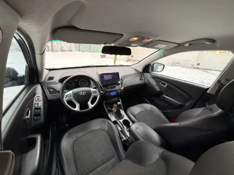 Hyundai ix35
2012 Год эксп
211 Тыс км пробега оригинального
2.0 Литра бензин
Мкпп
В полной комплектации на механике ( климат контроль, круиз контроль, мульти руль, обогрев лобового стекла, подогрев передних и задних сидений, полный электро пакет, складывание зеркал, планшет, парктронники. Заводской ксенон, птф)
Двигатель работает как новый без посторонним шумов и задиров готов на эндоскоп проехать!
Состояние кузова отличное без дефектов!
Рыжиков вмятин нету!
Без дтп!
Косметический окрас переднего крыла и крышки багажника!
Салон чист ухоженный! Все работает без нареканий! Автомобиль обслужен весь от и до! Сел и поехал без вложений! 2 хозяина птс оригинальный юридически кристально чистая любое оформление, техосмотр прошел недавно готов ехать сразу на мрэо! Срочно все вопросы по телефону звонить в любое время осмотр город донецк
Цена 1.150 000
+7949-612-37-14
+7949-401-03-58
📞 Звоните: +7(949)6123714 - фотография - 5