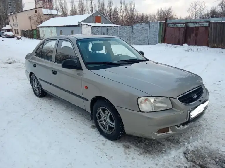 ❗️ Hyundai accent ❗️от собственника. 2008 г. В. Двс сухой, специально не мыл, работает ровно, не дымит, тянет отлично. Мкпп переключается как положено, мягко, без посторонних звуков.
❗️Комплектация мт 2 с кондиционером (работает)❗️…гидроусилитель руля,   корректор фар, обогрев заднего стекла.
Кузов без дыр, рыжиков и шпатлёвки. Стекла родные, кроме лобового (менялось из за термотрещины).
10 Тыс. Км назад было то. (замена ремня грм, ролики, помпа, в круг колодки, шаровые опоры, сделан сход-развал)
Салон не прокурен и не протёрт. Печка греет отлично.
Резина зима (шипы). Установлена сигнализация.
Стоит хорошая музыка, провода под сабвуфер. Поёт достойно.
Цена 350 тыс. Руб. Торг присутствует.
Тел. : +79498457847
📞 Звоните: +7(949)8457847 - фотография - 1