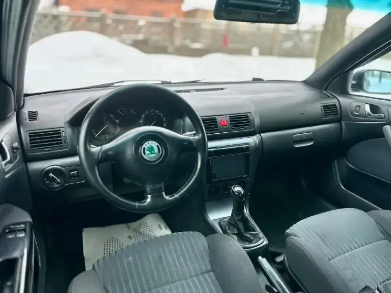 Продам skoda octavia tour 2007 1.6
Автомобиль в отличном состоянии без дефектов (гнили, коррозии, ржавчин. )
Двигатель работает отлично не дымит не троит
Коробка без нареканий
Ходовая часть вся перебрана без вложений
Днище пороги абсолютно целое без дыр и тд.
По электрике работает все.
Без дтп.
Комплектация:кондиционер, усилитель руля (гур), центральный замок, остекление все родные,
Птс оригинал, электрорегулируемые зеркала, обогрев зеркал, передние электростеклоподъёмники, подогрев сидений,
Регулировка рулевой колонки, регулировка сидений по высоте, андроид магнитола хорошая акустика aux bluetooth, очень вместительный багажник, подушка безопасности airbag, зимняя резина в комплекте, сервисные книги, остальные вопросы по телефону, возможно продажа в кредит.
Переоформление по дкп или в мрэо.
Цена:585.000
+79494401992
+79494501154
.
📞 Звоните: +7(949)4401992 - фотография - 6