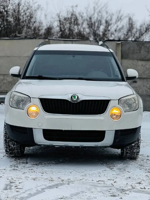 Skoda yeti 1.2 tsi at 2010 г. В.
Компакт-кроссовер в идеальнейшем состоянии
Пробег 139 тыс. Км подтвержденный автотекой
Салон как в новом авто!!!
За весь период 2 владельца
В хорошей комплектации
-Подогрев сидений/зеркал/форсунок омывателя
-Однозонный климат-контроль
-Хорошая штатная акустика 8 динамиков
-Задний ряд сидений-трансформер
-Два комплекта ключей
-Хорошая зимняя резина r16
-Комплект новой летней резины r16 nokian
По авто сделано очень большое то масло/фильтра замена осн. Радиатора/радиатора печки, термостата и всех жидкостей!!!
Автомобиль полностью готов к долгой, без проблемной эксплуатации!!!
Торг у капота!!!
Цена 895 тыс. Руб
+79493811593
+79495082418 - фотография - 1