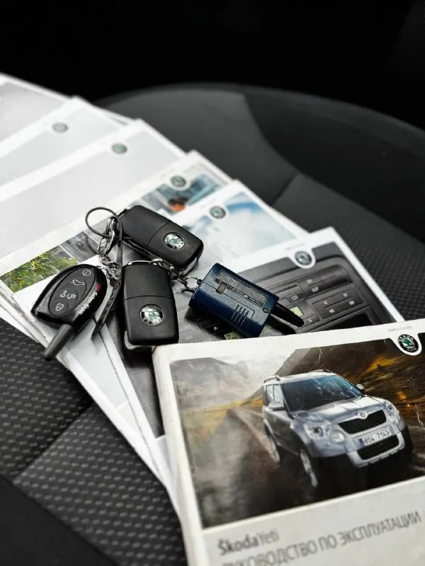 Skoda yeti 1.2 tsi at 2010 г. В.
Компакт-кроссовер в идеальнейшем состоянии
Пробег 139 тыс. Км подтвержденный автотекой
Салон как в новом авто!!!
За весь период 2 владельца
В хорошей комплектации
-Подогрев сидений/зеркал/форсунок омывателя
-Однозонный климат-контроль
-Хорошая штатная акустика 8 динамиков
-Задний ряд сидений-трансформер
-Два комплекта ключей
-Хорошая зимняя резина r16
-Комплект новой летней резины r16 nokian
По авто сделано очень большое то масло/фильтра замена осн. Радиатора/радиатора печки, термостата и всех жидкостей!!!
Автомобиль полностью готов к долгой, без проблемной эксплуатации!!!
Торг у капота!!!
Цена 895 тыс. Руб
+79493811593
+79495082418 - фотография - 10
