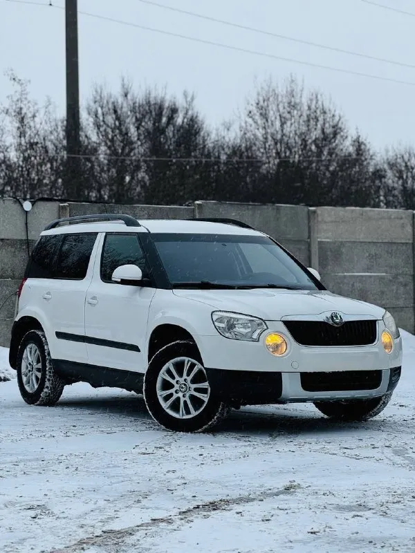 Skoda yeti 1.2 tsi at 2010 г. В.
Компакт-кроссовер в идеальнейшем состоянии
Пробег 139 тыс. Км подтвержденный автотекой
Салон как в новом авто!!!
За весь период 2 владельца
В хорошей комплектации
-Подогрев сидений/зеркал/форсунок омывателя
-Однозонный климат-контроль
-Хорошая штатная акустика 8 динамиков
-Задний ряд сидений-трансформер
-Два комплекта ключей
-Хорошая зимняя резина r16
-Комплект новой летней резины r16 nokian
По авто сделано очень большое то масло/фильтра замена осн. Радиатора/радиатора печки, термостата и всех жидкостей!!!
Автомобиль полностью готов к долгой, без проблемной эксплуатации!!!
Торг у капота!!!
Цена 895 тыс. Руб
+79493811593
+79495082418 - фотография - 3