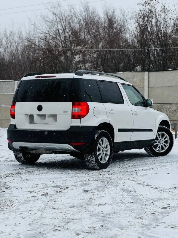 Skoda yeti 1.2 tsi at 2010 г. В.
Компакт-кроссовер в идеальнейшем состоянии
Пробег 139 тыс. Км подтвержденный автотекой
Салон как в новом авто!!!
За весь период 2 владельца
В хорошей комплектации
-Подогрев сидений/зеркал/форсунок омывателя
-Однозонный климат-контроль
-Хорошая штатная акустика 8 динамиков
-Задний ряд сидений-трансформер
-Два комплекта ключей
-Хорошая зимняя резина r16
-Комплект новой летней резины r16 nokian
По авто сделано очень большое то масло/фильтра замена осн. Радиатора/радиатора печки, термостата и всех жидкостей!!!
Автомобиль полностью готов к долгой, без проблемной эксплуатации!!!
Торг у капота!!!
Цена 895 тыс. Руб
+79493811593
+79495082418 - фотография - 4