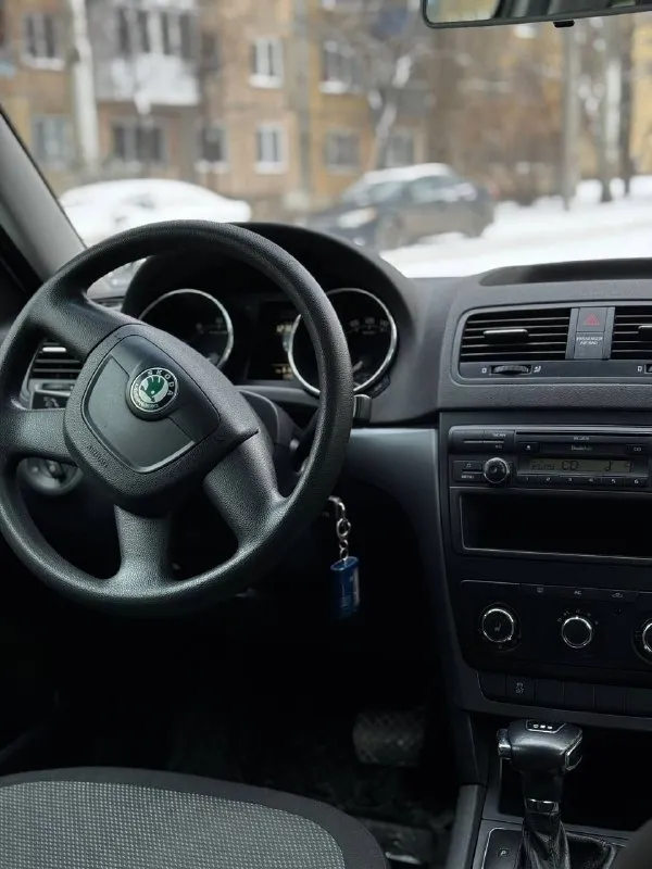 Skoda yeti 1.2 tsi at 2010 г. В.
Компакт-кроссовер в идеальнейшем состоянии
Пробег 139 тыс. Км подтвержденный автотекой
Салон как в новом авто!!!
За весь период 2 владельца
В хорошей комплектации
-Подогрев сидений/зеркал/форсунок омывателя
-Однозонный климат-контроль
-Хорошая штатная акустика 8 динамиков
-Задний ряд сидений-трансформер
-Два комплекта ключей
-Хорошая зимняя резина r16
-Комплект новой летней резины r16 nokian
По авто сделано очень большое то масло/фильтра замена осн. Радиатора/радиатора печки, термостата и всех жидкостей!!!
Автомобиль полностью готов к долгой, без проблемной эксплуатации!!!
Торг у капота!!!
Цена 895 тыс. Руб
+79493811593
+79495082418 - фотография - 6