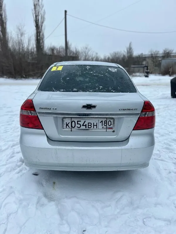 Chevrolet aveo lt 2008 г. В. В надежном состоянии!

Главные преимущества:

✅ История: всего 2 владельца по птс, я — крайний. Личный автомобиль, куплен для семьи. Оригинальный пробег — 243 000 км.

✅ Выгода на заправке: установлено зарегистрированное гбо (все отметки в птс/стс есть). Двигатель 1.6 литра (16 клапанов) работает ровно и стабильно, отлично "дружит" с газом.

✅ Готов к любой погоде: полный комплект для комфорта: кондиционер (недавно заправлен, холодит отлично), подогрев зеркал, гур. И главное — два полных комплекта колес: зимняя резина на 15" дисках и летняя на 14".

✅ Безопасность и связь: установлена сигнализация sheriff и магнитола на android с навигацией и мультимедиа.

---

Комплектация и состояние:

· Комфорт: передние электростеклоподъемники, центральный замок.
· Салон: чистый и опрятный.
· Эксплуатация: автомобиль не новый, есть косяки и следы эксплуатации.

Цена и контакт: +79495340045

Цена: 530 000 рублей. - фотография - 5
