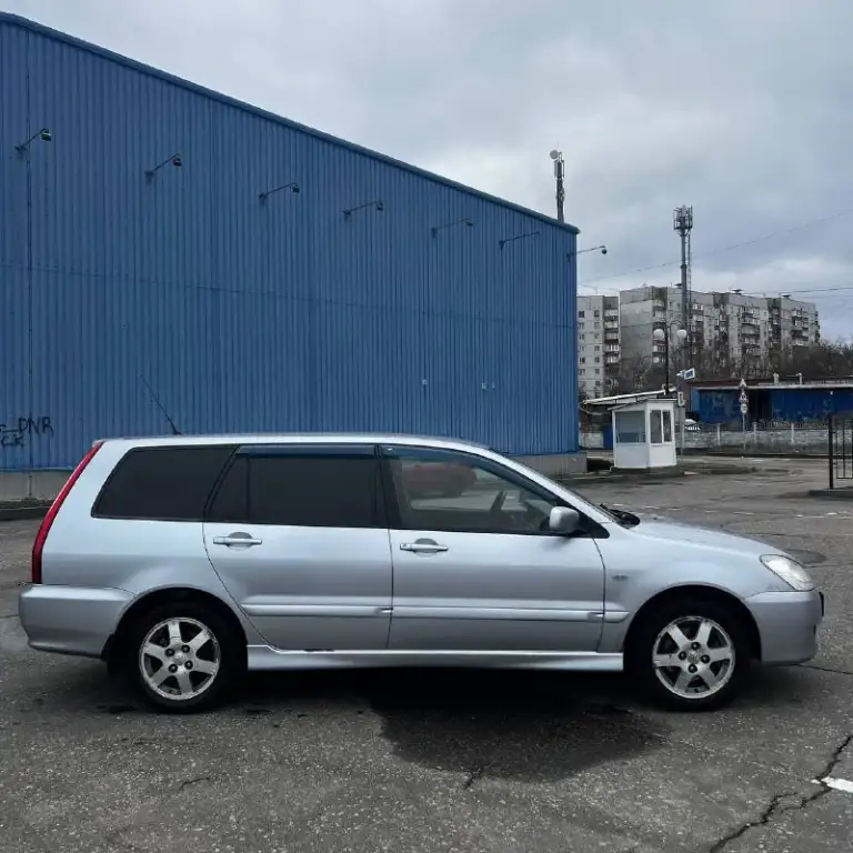 Mitsubishi lancer 9 2004
1.6, Не дымит, работает хорошо, сухой. Коробка механика на отлично. Ходовая сбитая и тихая. Кузов очень живой, дно, пороги, стаканы в отличном состоянии, микро косячки есть, вид классный. Резина зима. Салон чистый и опрятный. По электрике все работает, ошибок нет. Стоит сигнализация с автозапуском. По документам все отлично. Все стекла родные.
385.000₽
+79493609487 Донецк
📲 Tg: @zmilovz
📞 Звоните: +7(949)3609487 - фотография - 3