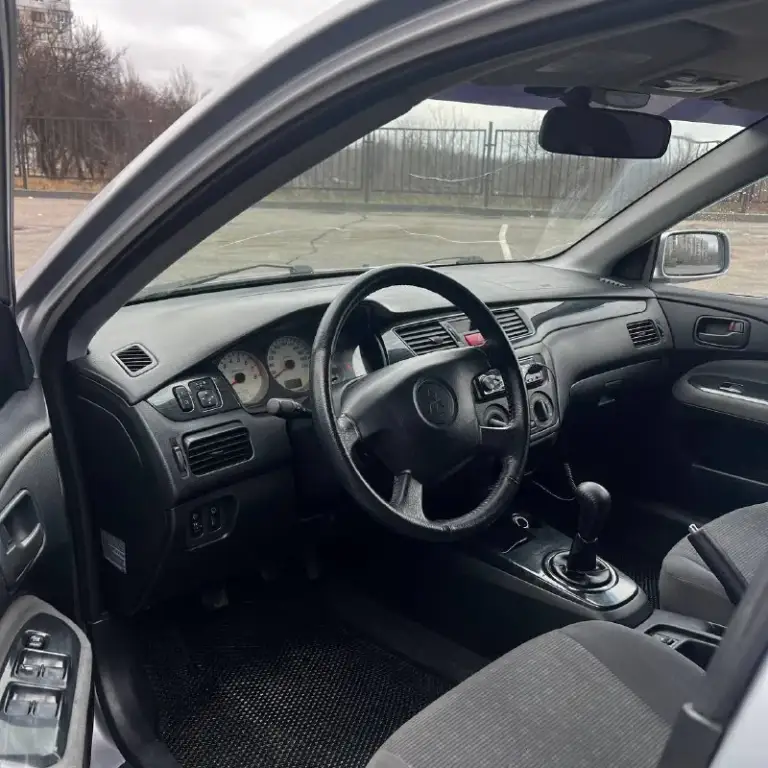 Mitsubishi lancer 9 2004
1.6, Не дымит, работает хорошо, сухой. Коробка механика на отлично. Ходовая сбитая и тихая. Кузов очень живой, дно, пороги, стаканы в отличном состоянии, микро косячки есть, вид классный. Резина зима. Салон чистый и опрятный. По электрике все работает, ошибок нет. Стоит сигнализация с автозапуском. По документам все отлично. Все стекла родные.
385.000₽
+79493609487 Донецк
📲 Tg: @zmilovz
📞 Звоните: +7(949)3609487 - фотография - 7