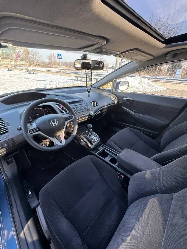 🚘 Honda civic 2006
✅ 2006 Год выпуска
✅ : 1.8 Ат / бензин /
✅ Пробег: 205.000 km
🔥 Редкое состояние авто. Европейка, покупалась в автосалоне донецка в 2007 году, полностью оригинальный пробег, все родные стекла.
💫 Хозяйский автомобиль. Вложений никаких не требует. Каждый день на ходу. Я - собственник. Есть незначительные следы эксплуатации, и вторичные окрасы по годам, всё по делу.
🚙 Комплектация максимальная в то время, с люком, климатом, круизом, подогревами сидений, складыванием зеркал, лепестками и спортивным обвесом.
💥 2 Ключа, 2 комплекта импортной резины. Установлена сигнализация и multilock. Хороший свет. Кондиционер заправлен. Полностью обслужен до мелочей. Кузов летом покрывался керамикой.
📍 Осмотр в донецке. Возможна продажа в кредит через автосалон.
💸 950.000 ₽ (Торг)
+7 (949) 984-68-08
📞 Звоните: +7(949)9846808 - фотография - 7
