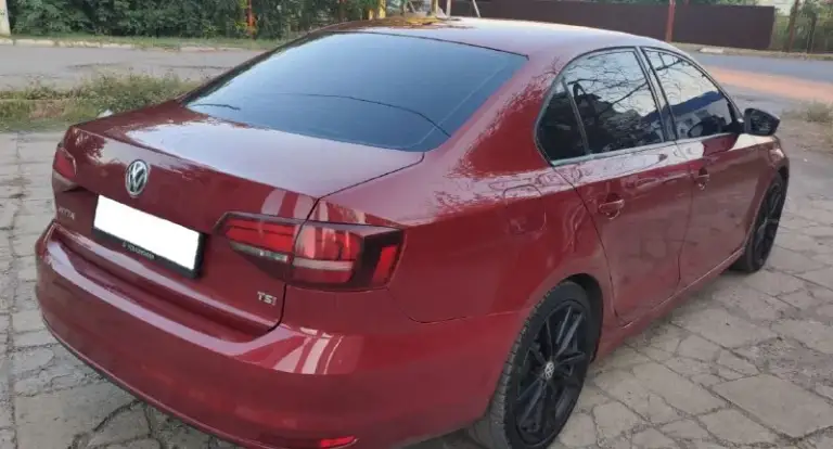 Срочно продам volkswagen jetta, 2016 года. Объем 1,4, кпп - автомат 6-ти ступенчатый, обычный, не dsg, цена 1,140 млн. Руб. , торг. Пробег 114 тыс. Км. Салон в хорошем состоянии, кондиционер, камера заднего вида, авто очень экономичен, электростеклоподъемники, подогрев заднего стекла, магнитола, комплект летней резины, детально по телефону +79493202480, +79493560528
📞 Звоните: +7(949)3202480 - фотография - 5