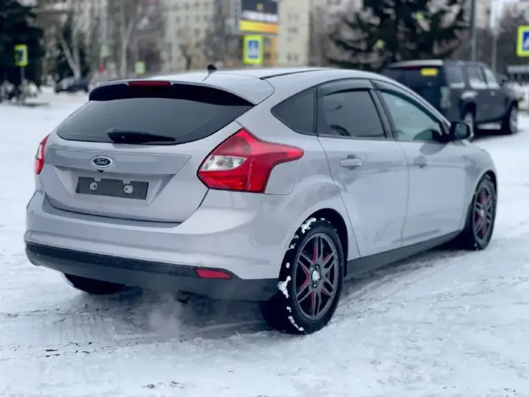 Продам ford focus 3
Год выпуска 2011
Эксплуатация с 2012
У автомобиля была бережная эксплуатация
Коробка робот 6 ст
Родной пробег 226.000
По кузову в отличном состоянии
Зоны риска в броне пленке
Автомобиль в отличном состоянии
Как внешне так и технически
Двигатель 1.6 в отличном состоянии
Не дымит не троит тяга отличная
Коробка в идеальном состоянии без пинков без задержки в переключении коробка обслужена
Ходовая отличная
Не стучит не гремит дорогу держит отлично
По кузову в прекрасном состоянии рыжиков гнили впятин нет кузов выглядит как на фото
Комплектация
Роботизированая коробка
Кондиционер
Эур
Стеклоподъемники
Подогрев зеркал
Подогрев сидений
Обогрев заднего стекла
Заводская мультимедиа
Мультируль
Крузиз контроль
Лед лампы
Диски r17 на хорошей резине
По автомобилю вложений нет сел и поехал
Все остальные интересующися вопросы по телефону
Цена 750.000₽ хороший торг у капота
Город 🌆 осмотра мариуполь
+794
📲 Tg:.
📞 Звоните: +7(949)1007492 - фотография - 4