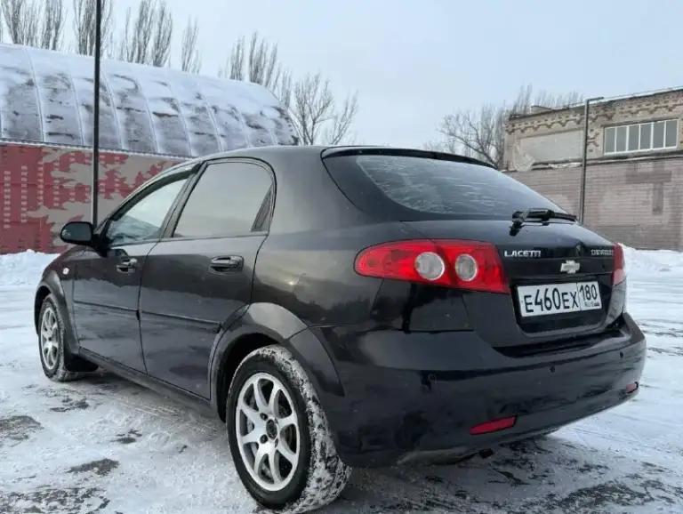 Chevrolet lacetti 1.4 мт

Цена: 485 000
Город: донецк
Год выпуска: 2008
Пробег: 250 000км
Двигатель: 1.4
Топливо: бензин
Кпп: механика
Собственник: да
Телефон: +79493084655 (тг на этом же номере, могут быть проблемы со связью)

На 200 000км была капиталка.
Техническое состояние отличное.
Днище и пороги на месте и обработаны.
Кондиционер заправлен.
Парктроники.
Шумоизоляция дверей.
2 Din магнитола с bluetooth
2 Комплекта резины. - фотография - 3