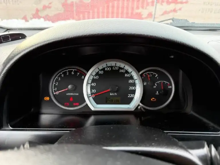 Chevrolet lacetti 1.4 мт

Цена: 485 000
Город: донецк
Год выпуска: 2008
Пробег: 250 000км
Двигатель: 1.4
Топливо: бензин
Кпп: механика
Собственник: да
Телефон: +79493084655 (тг на этом же номере, могут быть проблемы со связью)

На 200 000км была капиталка.
Техническое состояние отличное.
Днище и пороги на месте и обработаны.
Кондиционер заправлен.
Парктроники.
Шумоизоляция дверей.
2 Din магнитола с bluetooth
2 Комплекта резины. - фотография - 8