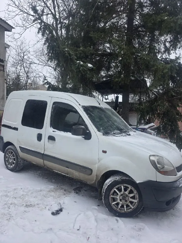 Продам renault kangoo 2004г дизель.
Пробег 409300км
Срочная продажа. От собственника, один владелец. Два комплекта резины - новая зимняя не проехала и 1000км.
Двигатель после кап ремонта. Сумма за ремонт мотора 215тыс. Руб. Есть чеки на запчасти и работу. По факту двигатель с нулевым пробегом.
Продавать не планировали. Причина - нужны деньги на лечение.
Техосмотр пройден, можно сразу ехать в мрэо и ставить на учёт.
Могу присутствовать в мрэо.
Стоимость - 330 000руб.
Торг при осмотре.

Все вопросы по телефону: +79493268997 - фотография - 2