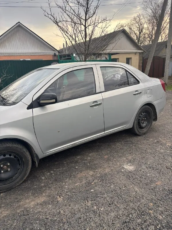 Продаю geely mk 2010 год, 1,6 мотор,
Пробег 97.000 км
Продаю свой авто, птс оригинал, машина была у отца, теперь у меня, продаю в связи с покупкой более нового авто, не битая, но, как зачастую бывает, есть по лкп моменты, на езду не влияют, гнили нет! Все на фото видно, хороший торг на это!
Луганск, южные квартала! Звоните или пишите, все расскажем и покажем. Машина хорошая рабочая лошадка, не подводила, все расходники во время менялись, стоит уже зимняя резина!
+79591416993 Владимир
Цена 350.000₽ торг у капота
Звоните все расскажем и покажем.
📞 Звоните: +7(959)1416993 - фотография - 3