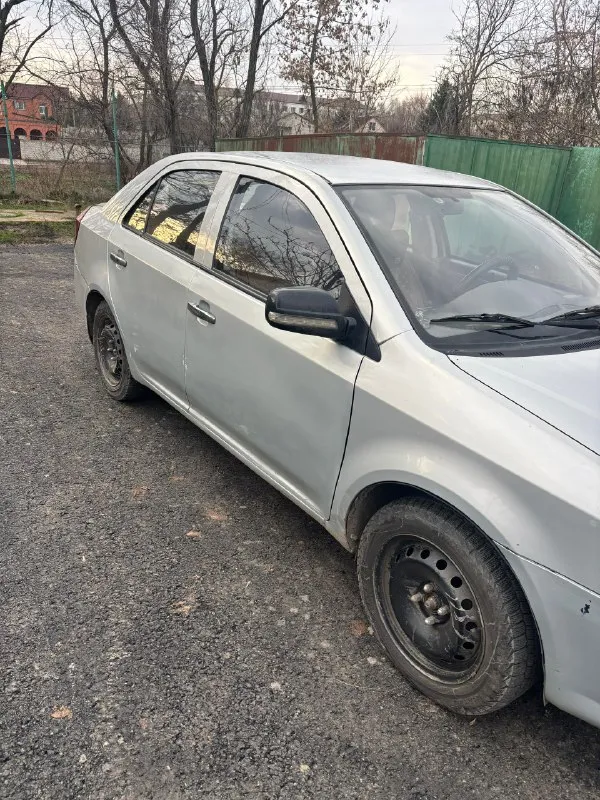Продаю geely mk 2010 год, 1,6 мотор,
Пробег 97.000 км
Продаю свой авто, птс оригинал, машина была у отца, теперь у меня, продаю в связи с покупкой более нового авто, не битая, но, как зачастую бывает, есть по лкп моменты, на езду не влияют, гнили нет! Все на фото видно, хороший торг на это!
Луганск, южные квартала! Звоните или пишите, все расскажем и покажем. Машина хорошая рабочая лошадка, не подводила, все расходники во время менялись, стоит уже зимняя резина!
+79591416993 Владимир
Цена 350.000₽ торг у капота
Звоните все расскажем и покажем.
📞 Звоните: +7(959)1416993 - фотография - 4