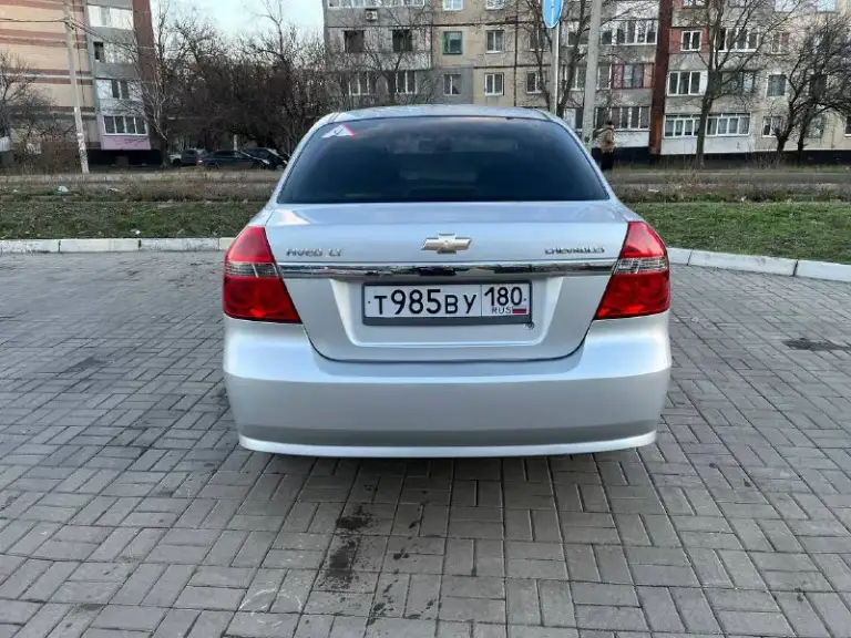 Цена - 600 000, торг.
Телефон +7 (949) 456-49-91
Продам chevrolet aveo ( chevrolet авео), 1.6 л. В хорошем состоянии.
Машина 2008 года выпуска, куплена новой в 2009 году в салоне. Родной пробег 113 тыс. Км. Один хозяин! В одной семье, все время хранится в гараже, обслужена (подходит замена сцепления), летом перебиралась подвеска (с этого времени проехала 5 тыс. Км. ), замена масла каждые 7-8 тыс. Км. (пробег за год), масло от замены до замены не ест.
Без обременений, залогов и прочего, ездили аккуратно.
В машине есть кондиционер, гидроусилитель руля, подушки безопасности, abs (работает отлично), передние электростеклоподъемники, магнитола, запаска.
Установлен газ (на месте запаски), вписан в стс, на машине покрышки зимние triangle snow lion (185/65/14).
Комплект летней резины kumho ecowing
Ржавчины ноль, эксплуатировалась аккуратно. Состояние салона практически как у новой, можно сделать химчистку дверных карт (никто не курил), сидения в идеале (постоянно под чехлами). До
📞 Звоните: +7(949)4564991 - фотография - 4