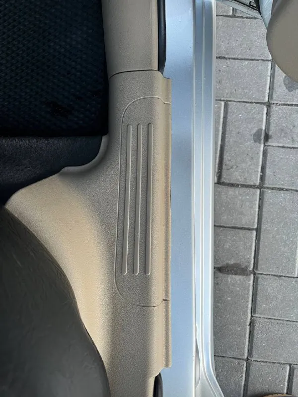 Цена - 600 000, торг.
Телефон +7 (949) 456-49-91
Продам chevrolet aveo ( chevrolet авео), 1.6 л. В хорошем состоянии.
Машина 2008 года выпуска, куплена новой в 2009 году в салоне. Родной пробег 113 тыс. Км. Один хозяин! В одной семье, все время хранится в гараже, обслужена (подходит замена сцепления), летом перебиралась подвеска (с этого времени проехала 5 тыс. Км. ), замена масла каждые 7-8 тыс. Км. (пробег за год), масло от замены до замены не ест.
Без обременений, залогов и прочего, ездили аккуратно.
В машине есть кондиционер, гидроусилитель руля, подушки безопасности, abs (работает отлично), передние электростеклоподъемники, магнитола, запаска.
Установлен газ (на месте запаски), вписан в стс, на машине покрышки зимние triangle snow lion (185/65/14).
Комплект летней резины kumho ecowing
Ржавчины ноль, эксплуатировалась аккуратно. Состояние салона практически как у новой, можно сделать химчистку дверных карт (никто не курил), сидения в идеале (постоянно под чехлами). До
📞 Звоните: +7(949)4564991 - фотография - 6