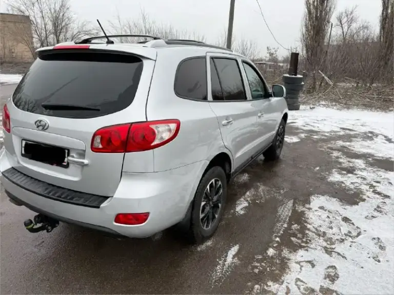 Hyundai santa fe. 2008г 2.2дизель автомат. Машина в максимальной комплектации, в идеальном состоянии как внешне так и технически, кто первый приедет тот и заберет!пробег 182т. К. Цена 1мл 100тр. Г макеевка +79494961061 - фотография - 3