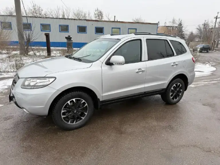 Hyundai santa fe. 2008г 2.2дизель автомат. Машина в максимальной комплектации, в идеальном состоянии как внешне так и технически, кто первый приедет тот и заберет!пробег 182т. К. Цена 1мл 100тр. Г макеевка +79494961061 - фотография - 5