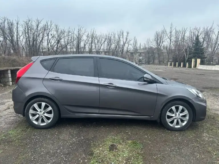 Hyundai солярис 1.6 ат 2012 год
Оригинальный пробег 142.000 км
Зелёная автотека ✅
3 Владельца
2 Ключа
Сделана шумоизоляция (двери, пол)
Климат контроль, мультируль, 4 стеклоподъемника, подогрев лобового и заднего стекла, датчик дождя
Резина лето 2025 года, зиму также отдам в комплекте
В идеале, течей, запотеваний нет, масло не ест, не дизелит
Коробка работает отлично во всех положениях
Кузов в хорошем состоянии, без рыжиков, царапин, вмятин и притертостей, днище без ржи и гнили
Салон также без изъянов
Проверки на любом сто приветствуются
Цена 830.000 руб
Осмотр г. Донецк
Звоните в любое время +79496082252
.
📞 Звоните: +7(949)6082252 - фотография - 6