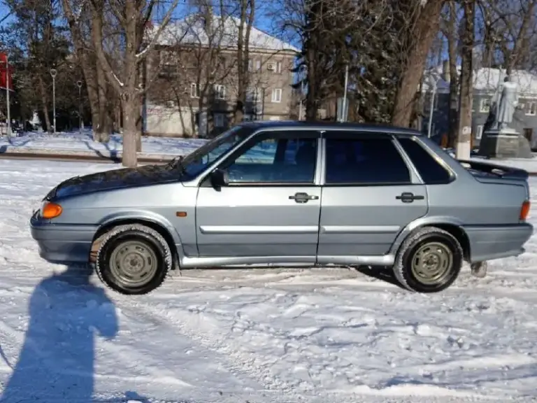 Продам ваз 2115 2012г. В.
Автомобиль в хорошем целом состоянии!
Вложений никаких не требует!
Оригинальный пробег составляет 113 тысяч километров!
Птс оригинал 3хоз.
Зеленая автотека.
Кузов живой!
Без гнилья ржавчины и прочих нюансов!
Авто весь в родном метали!
Все герметики и швы родные!
Остекление родное!
Днище, пороги, стаканы, низа дверей, лонжероны, ниша под запаску, все целое!
Авто не требует сварочных робот!
Техническая часть на 5/5!
Двигатель 8 клапанный!
Шепчет, работает ровно и тихо, без посторонних шумов, масло не берет!
Кпп не разболтана!
Переключается плавно, без каких либо хрустов и вылетов!
Ходовая часть идеал!
Абсолютно без стуков скрипов и прочего!
В ходу очень мягкая и взбитая!
Комплектация люкс:
Эл. Стеклоподъемники,
Электро педаль, подогрев сидений, бортовой компьютер, музыка, двух режимные led туманки, сигнализация, сервисные книжки,
Новая зимняя резина norman.
Оформление в мрэо без трудностей!
Цена 320:000т. Р.
Торг уместен.
Тел: +79490064017 - фотография - 5