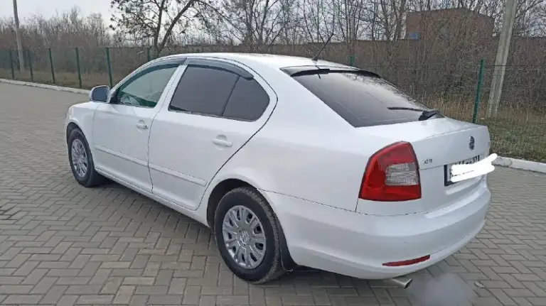 Skoda октавия а5 рестайлинг. 2012г. Мех.1.6. Пробег 223т. Км. Хорошее состояние. Кап. Ремонт двигателя. Замена всех расходников. Климат, мульти руль и прочее. Вложений не требует. Всё работает. Два комплекта резины на дисках.
Цена 700 т. Р. Донецк.
Т. +79494140092
📞 Звоните: +7(949)4140092 - фотография - 3