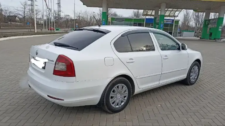 Skoda октавия а5 рестайлинг. 2012г. Мех.1.6. Пробег 223т. Км. Хорошее состояние. Кап. Ремонт двигателя. Замена всех расходников. Климат, мульти руль и прочее. Вложений не требует. Всё работает. Два комплекта резины на дисках.
Цена 700 т. Р. Донецк.
Т. +79494140092
📞 Звоните: +7(949)4140092 - фотография - 4