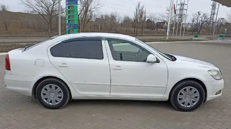 Skoda октавия а5 рестайлинг. 2012г. Мех.1.6. Пробег 223т. Км. Хорошее состояние. Кап. Ремонт двигателя. Замена всех расходников. Климат, мульти руль и прочее. Вложений не требует. Всё работает. Два комплекта резины на дисках.
Цена 700 т. Р. Донецк.
Т. +79494140092
📞 Звоните: +7(949)4140092 - фотография - 5