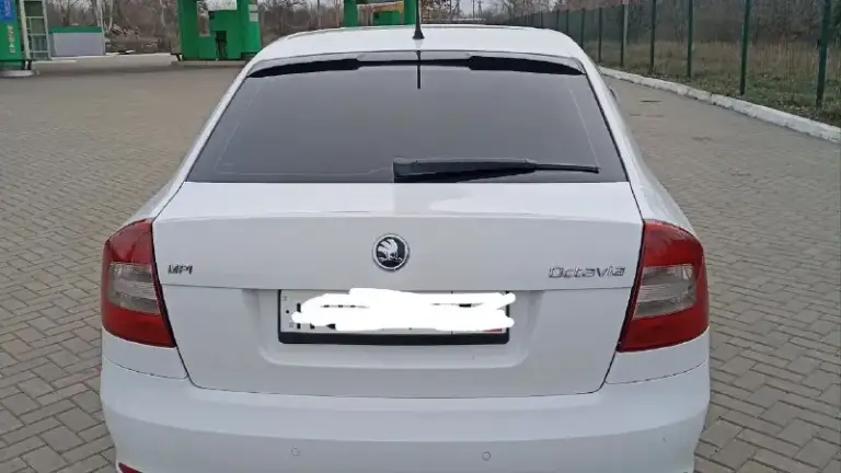 Skoda октавия а5 рестайлинг. 2012г. Мех.1.6. Пробег 223т. Км. Хорошее состояние. Кап. Ремонт двигателя. Замена всех расходников. Климат, мульти руль и прочее. Вложений не требует. Всё работает. Два комплекта резины на дисках.
Цена 700 т. Р. Донецк.
Т. +79494140092
📞 Звоните: +7(949)4140092 - фотография - 6
