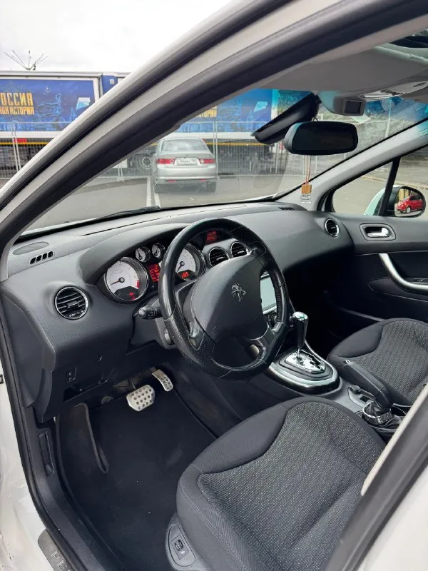 Продаю peugeot 308 2012г, 1.6 at, пробег 211000, к машине относился бережно, замена масла каждые 7-8к. Км, по двигателю никаких проблем нет как и по коробке, в целом машина в хорошем тех. Состоянии, есть небольшие недочеты по кузову но ничего критичного, на порогах коррозия, в комплект отдам зимнюю резину r16 205/55(отходила один сезон), стоит автозапуск(pandora) за более подробной информацией обращайтесь в лс или по телефону +79498460026
Автомобиль находится в г. Макеевка
Цена: 579 000₽
Торг присутствует
📞 Звоните: +7(949)8460026 - фотография - 5