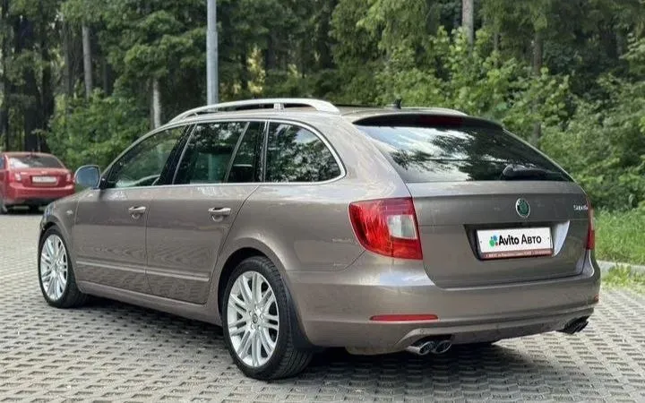 Skoda superb 2012
Комплектация laurin&klement
Универсал
Двигатель 2.0 tfsi (200л. С)
Коробка dq 250 мокрая (самая надежная) 6ступ акпп
Привод передний
Пробег 245к
Комплектация:
4 Эл. Стеклоподъемника
Парктроники передние задние
Камера заднего вида
Круизконтроль
Климат контроль
Датчик дождя
Датчик света
Электропакет сидений с поддержками (три режима памяти сидений)
Обдув/подогрев сидений
Панорама/люк
Зонтики в задних картах
Экран мультимедиа навигация
Очень хорошая музыка
Резина зима новая
Резина лето
Диски 18-й оригинальные не битые и ни катанные
По машине было сделано очень много, а именно:
Поменяна цепь в сборе(питсбург)
Новый квкг
Турбина новая
Масло помойка новая
Насос тнвд новый
Теплообменник новый
Форсунки новые (питсбург)
Масло в коробке новое
Машина полностью обслужена
Цена: 1.360.000 руб. Торг.
Осмотр в городе алчевск
+7(959) 502-25-40 Марк
📞 Звоните: +7(959)5022540 - фотография - 4