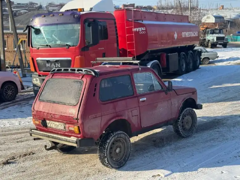 В продаже ваз 21213 нива 4х4
Внешнее состояние на фото
Машина покрашена в раптор
В отличном состоянии, масло не ест, не дымит, работает ровно
Коробка 4ст, в отличном состоянии
Раздатка работает в штатном режиме
По ходовой посторонних шумов нет
Машина лифтованная
Документы чистые, стоит на учёте
Осмотр: амвросиевка
Цена - 215.000
Телефон: +79494058630
📲 Tg: 🌚
📞 Звоните: +7(949)4058630 - фотография - 2