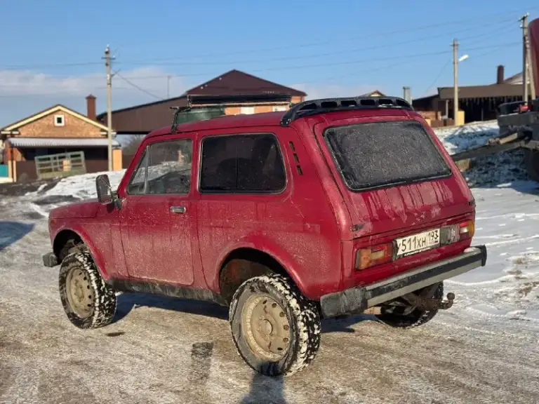 В продаже ваз 21213 нива 4х4
Внешнее состояние на фото
Машина покрашена в раптор
В отличном состоянии, масло не ест, не дымит, работает ровно
Коробка 4ст, в отличном состоянии
Раздатка работает в штатном режиме
По ходовой посторонних шумов нет
Машина лифтованная
Документы чистые, стоит на учёте
Осмотр: амвросиевка
Цена - 215.000
Телефон: +79494058630
📲 Tg: 🌚
📞 Звоните: +7(949)4058630 - фотография - 7
