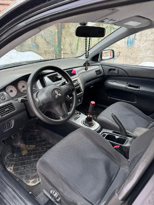 💶 Цена: 430.000р (торг уместен)
📮 Город:донецк днр
🚘 Марка / модель: mitsubishi lancer 9
📅 Год выпуска:2006
📊 Пробег: 210.000 км
⛽ Двигатель (тип, объем, ):бензин 1.6
🔧 Тип кпп:механика
📝 Описание: двигатель работает отлично, не дымит, не троит ! Кпп переключается мягко и плавно ! Ходовая не гремит, не стучит, никуда не тянет! Машина без ржавчины и гнили (есть небольшие нюансы на передней левой и задней левой двери)! Кондиционер заправлен и работает хорошо ! Стоят дорогие диски r16 с хорошей резиной ! Стоит хорошая музыка ! Установлен приятный прямоточный выхлоп hks (заводской выхлоп отдаю в подарок)! Установлена распорка передних стаканов!
Поменял ремень грм, ролик, сальник распредвала, датчик положение коленвала, заменил жидкость гур, антифриз, тормозную жидкость, прокладку клапанной крышки!
Машина хранится в тёплом гараже !
Я владелец по птс, птс оригинал !
В подарок отдам новые тормозные колодки ручника, ремкомплект суппортов.
+79493268970 - фотография - 6