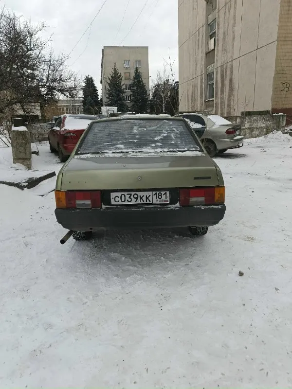 Продам ваз 21099. 1999г. Карбюратор. 1.5. Двигатель бодрый, не дымит, не троит. Коробка 5ст. Ходовка перебрана: новые привода полностью, стойки в круг, ромашки, шаровые. По кузову варили пару лет назад: пороги, дно, крепление под балку, телевизор. Внешка на фото, на езду не влияет. Салон чистый и опрятный. На сиденьях велюровые чехлы. Передние электростеклоподъемники, еврокарты с ваз 2115.багажник с кнопки открывается. По электрике все работает: печка отлично геет, ближний- дальний свет, повороты, дворники. Все моргает - светится. Стоит хорошая резина белка. Авто местное не пригон. Стс, птс, дкп на руках. Цена 105000р. Торг только на бензин. Осмотр горловка. +79493236024 тг +79490483870 миранда
📞 Звоните: +7(949)3236024 - фотография - 3