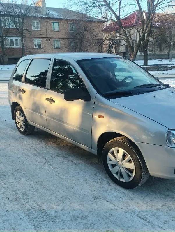 •Продам ваз калину универсал 2011 года, •авто в отличном состоянии кузов ровный, без гнили и рыжиков, дно пороги стаканы ланджероны все целое, •по технике все отлично сел и поехал, двигатель 8 клап работает отлично масло не ест, по ходовой все отлично нечего не стучит не гремит машина едет как мячик, стоит газ евро 4 работает чётко, •по электрике все работает четко, в машине есть abs, электро усилитель руля, два стеклоподъёмника, есть сигнализация центральный замок все работает, стоит электро педаль, •резина зима в хорошем состоянии, салон чистый ухоженный торпеда все целое, стоит музыка обычная магнитофон и 4 колонки, • по документам все чётко, 2 хозяин всего по птс, штрафов запретов нет на учёт встанет без проблем, цена 385 тысяч торг у капота, все вопросы по тел +79491673768 или +79494128675
📞 Звоните: +7(949)1673768 - фотография - 4